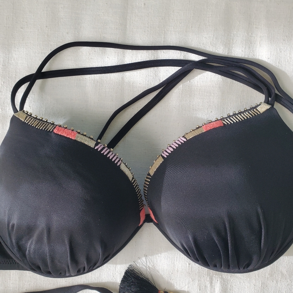 Victoria's Secret Black Push-up Bombshell Bra Embroidery/Bead Trim 36D NWOT